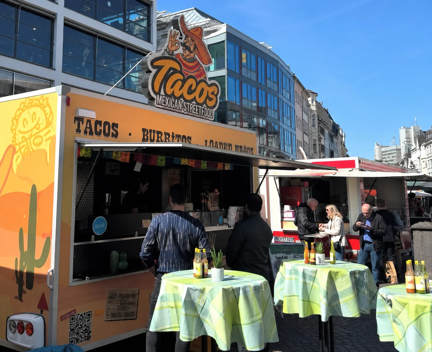 Taqueria-Tobabo-Foodtruck auf einem Stadtmarkt